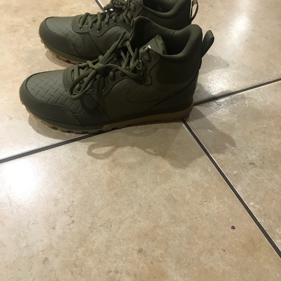 Shoes - Picture 2 of 3